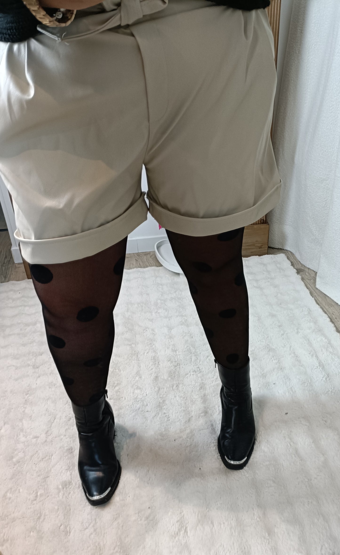 Short Ilorna